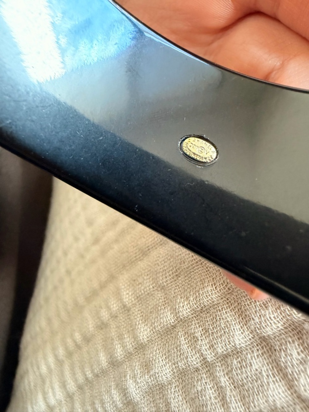 🖤Chanel CC Pearl Logo Resin Bangle Bracelet Black & Gold💛 - Picture 10 of 12